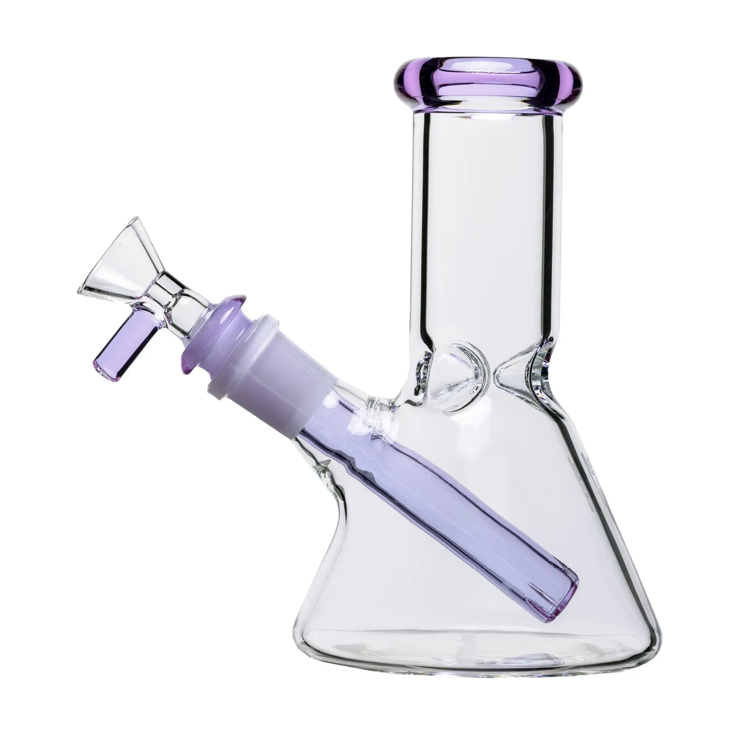 Ein Beaker-Bubbler aus klarem Glas mit lavendelfarbenen Akzenten am Mundstück und dem inneren Tauchrohr vor weißem Hintergrund.