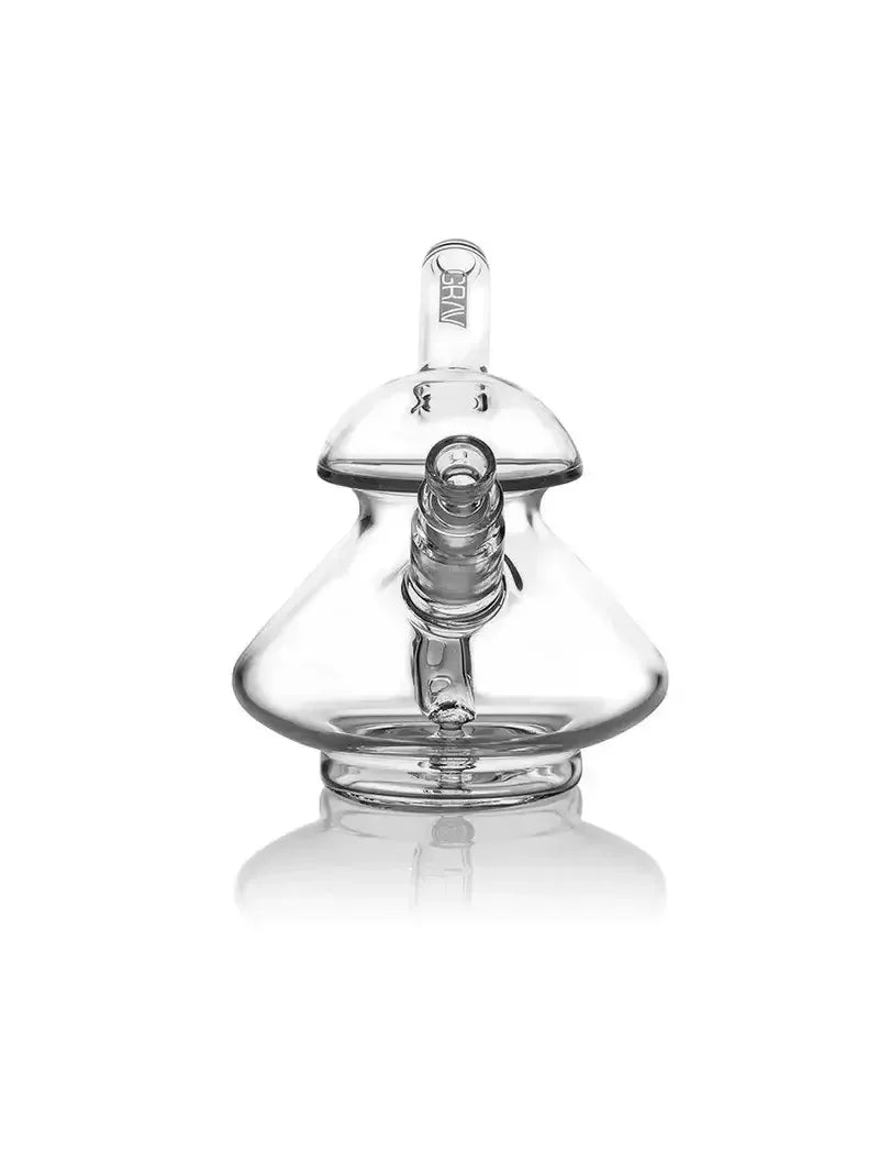 Frontansicht eines klaren GRAV Wobble Bubblers aus Glas, die den zentrierten Schliff für den Kopf und das GRAV-Logo auf dem Mundstück zeigt.