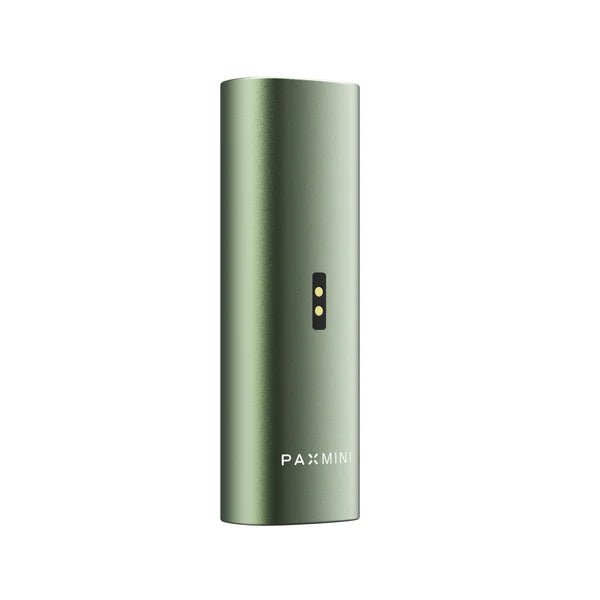 Seitenansicht eines olivgrünen „PAX MINI“ Vaporizers mit Fokus auf die magnetischen Ladeanschlüsse und den dezenten Produktschriftzug.