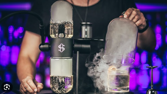 Gravity 2.0: Die Evolution der Schwerkraft – Von der Plastikflasche zum High-End-Infuser