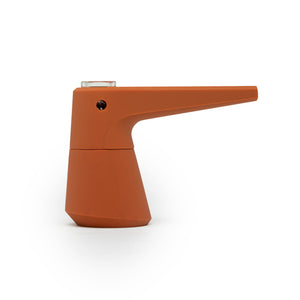 Orangerot Softglass Pier Pfeife auf weißem Hintergrund.